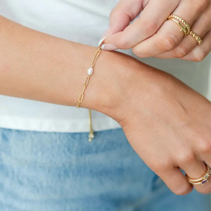 Delicate Link Chain with Pearl Pulley Bracelet