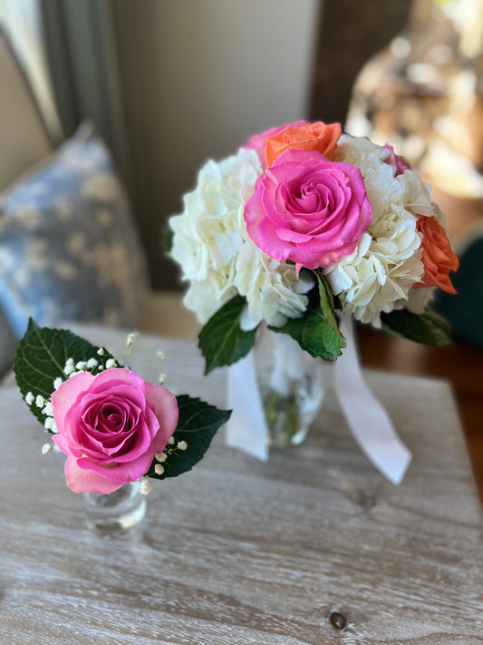 Simple custom bouquet and boutonnière