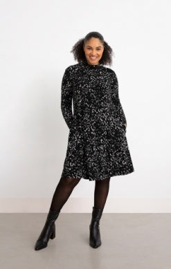 TURTLE NECK TRAPEZE DRESS, LONG SLEEVE, PRINT