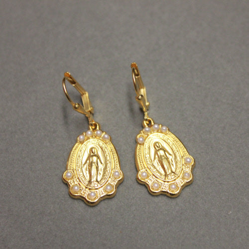 MARY PEARLS EARRING